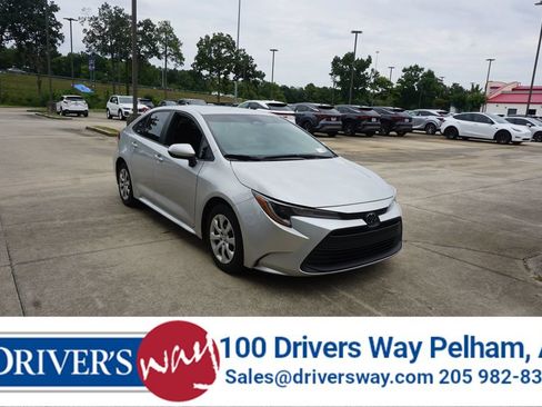Used 2024 Toyota Corolla LE FWD image 1