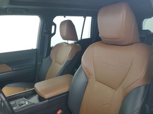 Used 2024 Lexus GX 550 w/ Accessory Package (Z1) AWD/4WD image 20