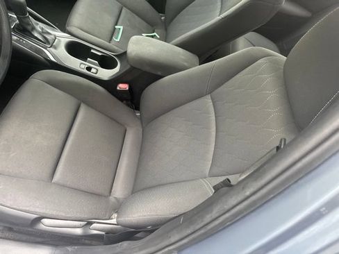 Used 2025 Toyota Corolla LE FWD image 11