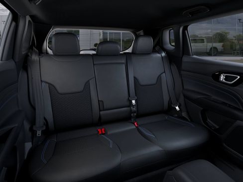 New 2026 Jeep Compass Latitude AWD/4WD image 15