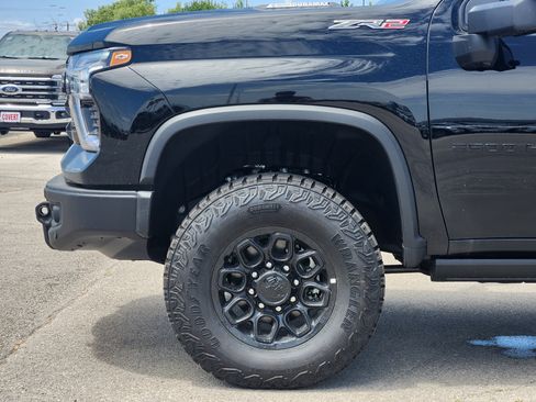 New 2026 Chevrolet Silverado 2500 ZR2 w/ ZR2 Bison Edition AWD/4WD image 7