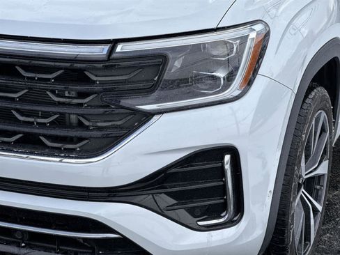 Used 2024 Volkswagen Atlas SEL Premium R-Line image 9