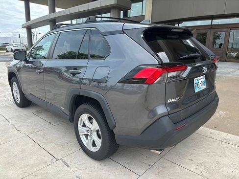 Used 2021 Toyota RAV4 XLE w/ XLE Grade Weather Package AWD/4WD image 3