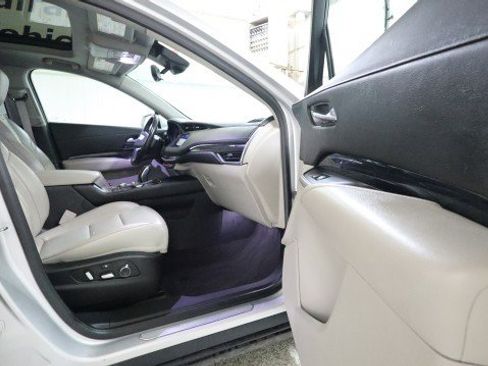 Used 2019 Cadillac XT4 Premium Luxury w/ Enhanced Visibility Package AWD/4WD image 10