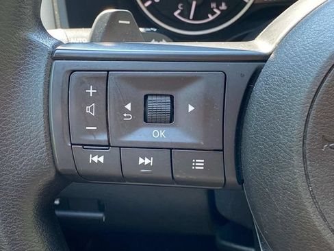 Used 2024 Nissan Rogue SV FWD image 18