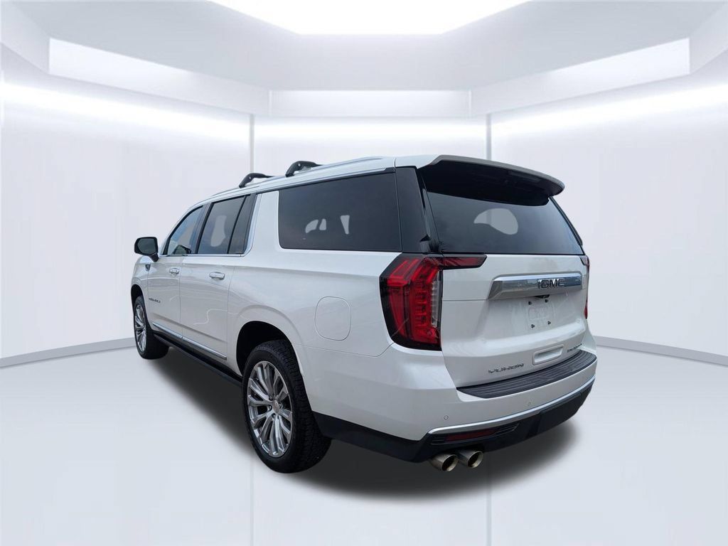 Used 2021 GMC Yukon XL Denali w/ Denali Ultimate Package AWD/4WD image 8
