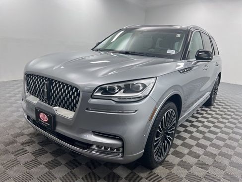 Certified 2023 Lincoln Aviator Black Label w/ Class IV Trailer Tow Package image 2