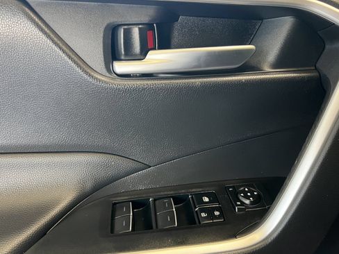 Used 2025 Toyota RAV4 XLE Premium FWD image 10