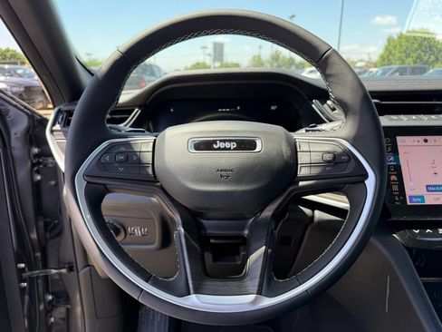 New 2026 Jeep Grand Cherokee Altitude AWD/4WD image 13