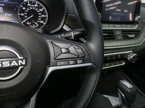 Used 2025 Nissan Altima 2.5 SV image 25