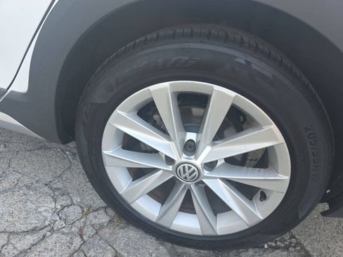 Used 2018 Volkswagen Golf Alltrack SE AWD/4WD image 13