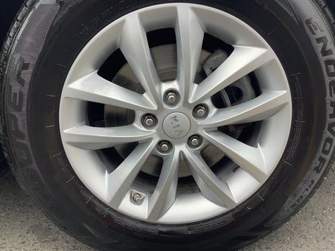 Used 2017 Kia Sorento AWD image 18