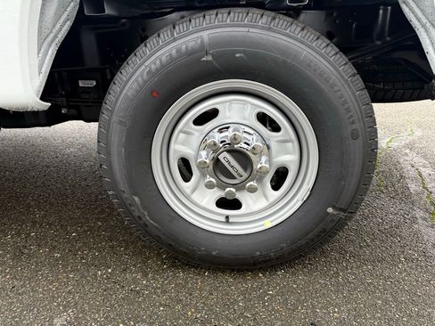 New 2026 Ford F250 XL w/ XL Chrome Package image 10