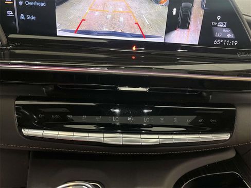 Used 2022 Cadillac Escalade Premium Luxury image 22
