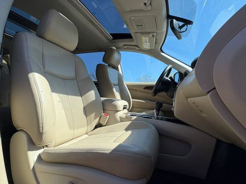 Used 2018 Nissan Pathfinder Platinum FWD image 33