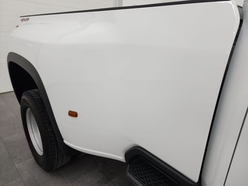 Used 2024 Chevrolet Silverado 3500 LT w/ Convenience Package AWD/4WD image 27
