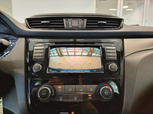 Used 2019 Nissan Rogue Sport S w/ Appearance Package AWD/4WD image 17
