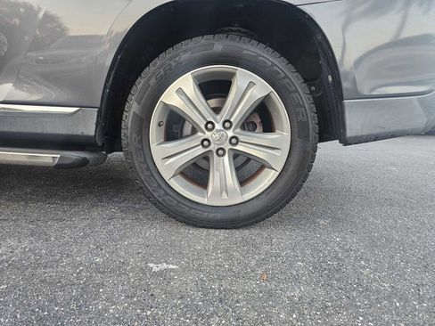 Used 2013 Toyota Highlander Limited image 4