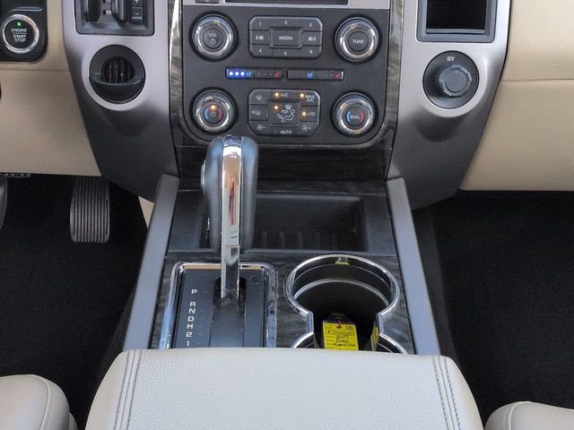 Used 2017 Ford Expedition Limited w/ Equipment Group 301A RWD image 19