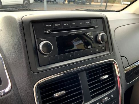 Used 2015 Dodge Grand Caravan SXT w/ Rear Park Assist Package image 29