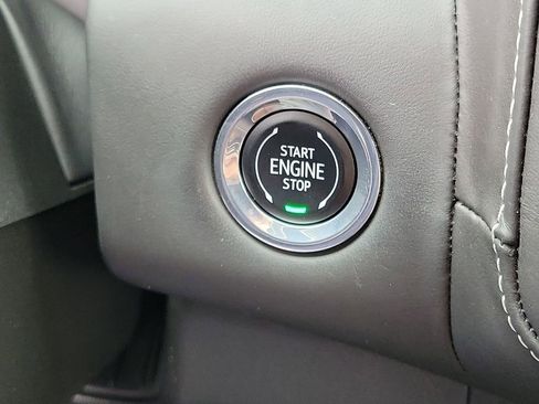 Used 2023 GMC Yukon XL Denali Ultimate AWD/4WD image 17