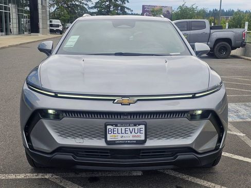 New 2026 Chevrolet Equinox EV LT AWD/4WD image 8