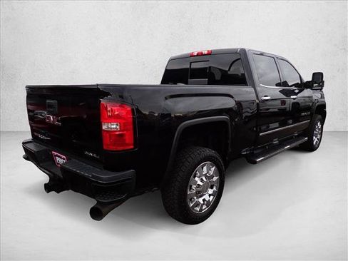 Used 2019 GMC Sierra 2500 Denali w/ Duramax Plus Package AWD/4WD image 4
