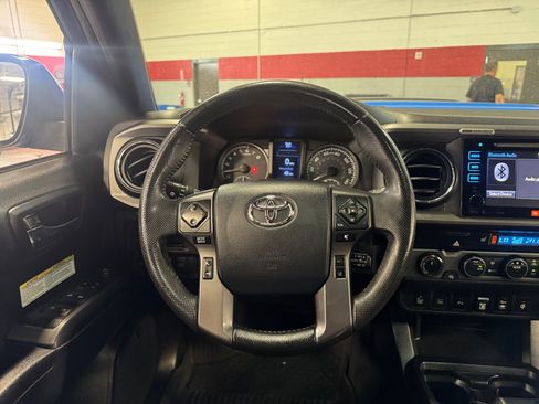 Used 2019 Toyota Tacoma TRD Pro AWD/4WD image 9