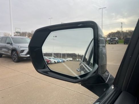 Used 2023 GMC Yukon XL Denali image 69