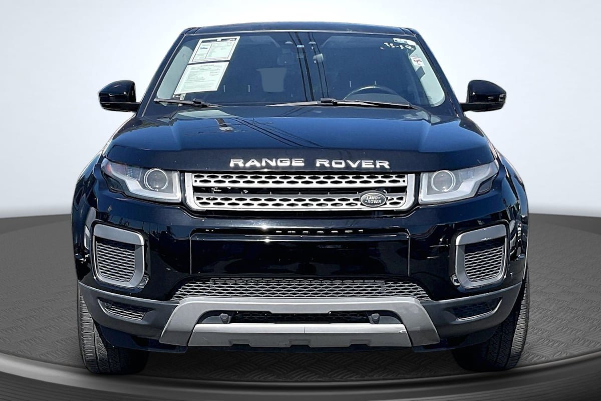 Used 2017 Land Rover Range Rover Evoque SE AWD/4WD image 3