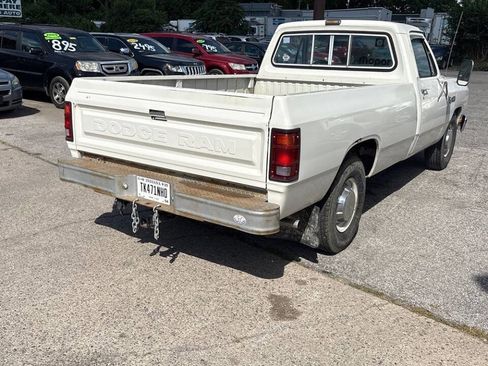 Used 1987 Dodge D/W Truck 250 image 3