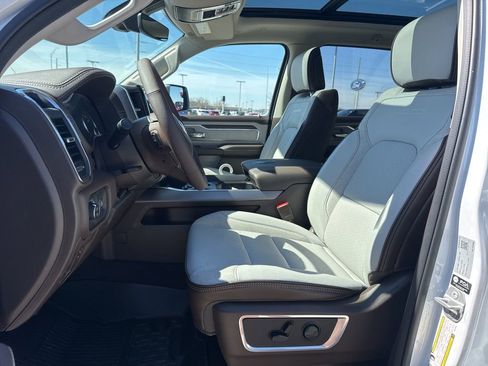 New 2026 RAM 1500 Laramie AWD/4WD image 4