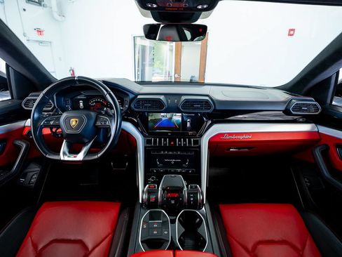 Used 2022 Lamborghini Urus AWD/4WD image 55