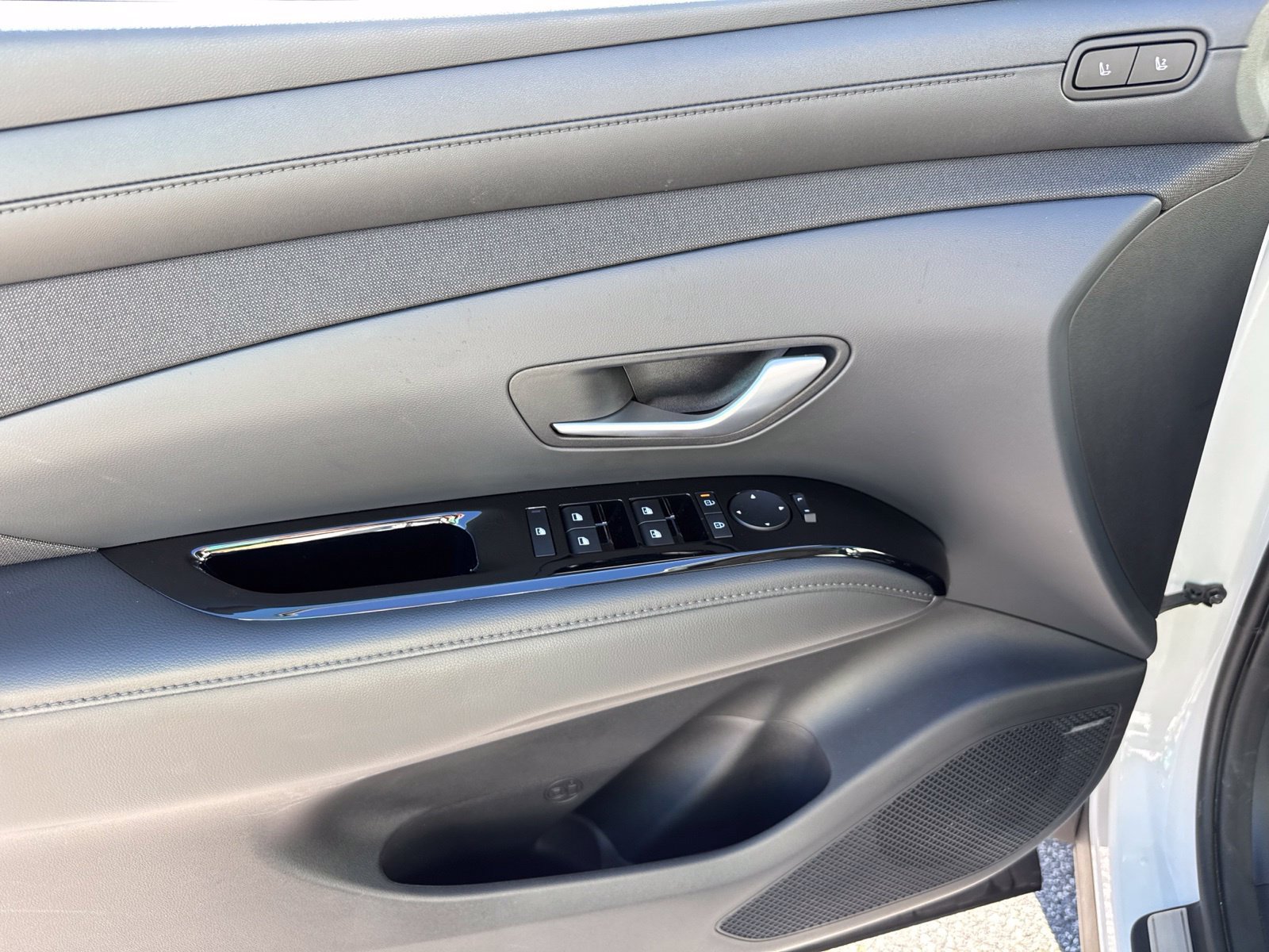 Used 2026 Hyundai Tucson Limited AWD/4WD image 17