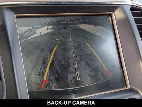 Used 2016 Jeep Grand Cherokee Summit image 7