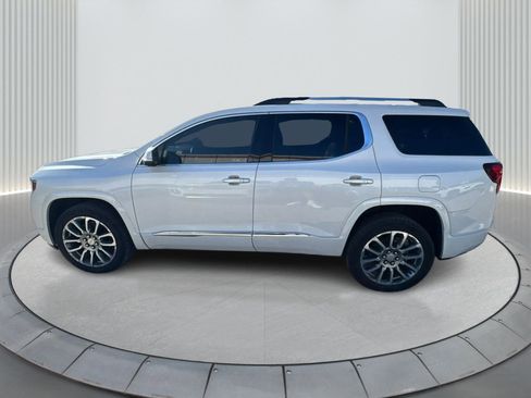 Used 2023 GMC Acadia Denali w/ Denali Technology Package image 9