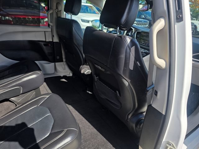 Used 2022 Chrysler Pacifica Touring-L FWD image 11