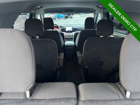 Used 2023 Ford Explorer XLT AWD/4WD image 11