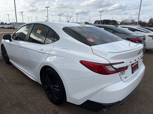 Used 2026 Toyota Camry SE w/ Convenience Package image 5