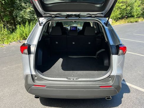 Used 2025 Toyota RAV4 XLE AWD/4WD image 23