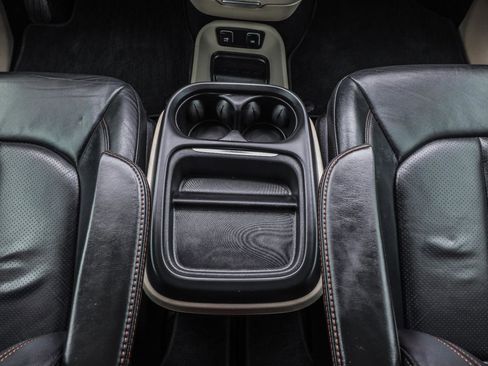 Used 2019 Chrysler Pacifica Touring-L w/ Advanced Safetytec Group FWD image 30