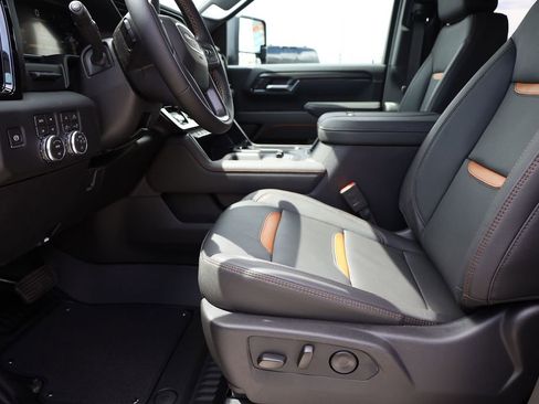 New 2026 GMC Sierra 2500 AT4 w/ Technology Package AWD/4WD image 11