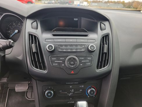 Used 2015 Ford Focus SE image 8