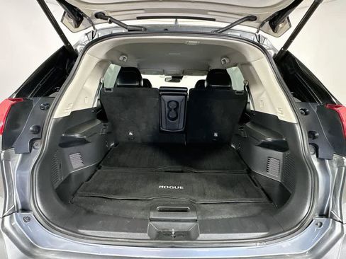 Used 2018 Nissan Rogue SL FWD image 21