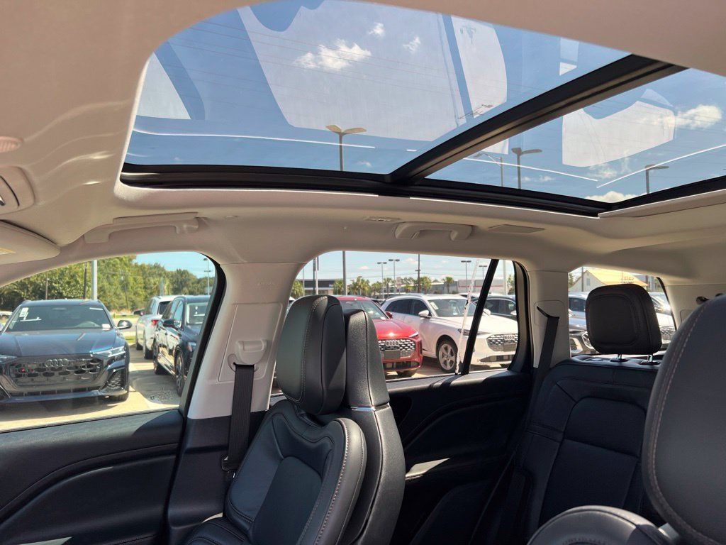 Used 2025 Lincoln Aviator Reserve w/ Luxury Package RWD image 9