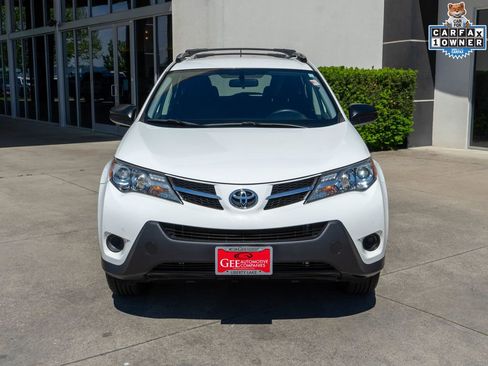 Used 2015 Toyota RAV4 LE AWD/4WD image 2