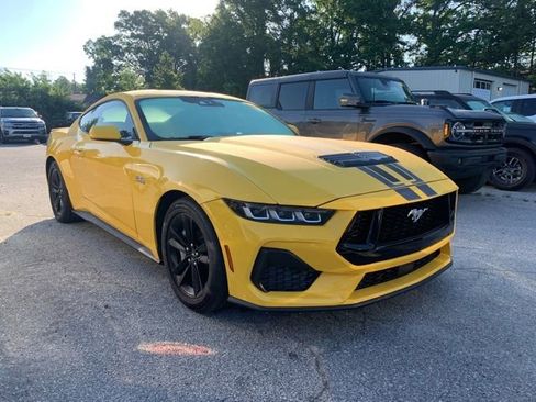 Used 2024 Ford Mustang GT RWD image 2