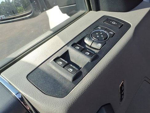 Used 2019 Ford F350 XLT w/ XLT Premium Package AWD/4WD image 18