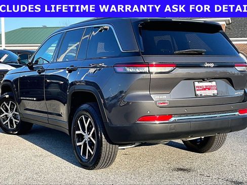 Used 2025 Jeep Grand Cherokee Limited AWD/4WD image 9