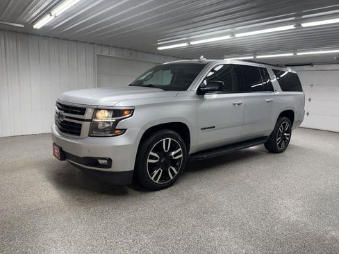 Used 2019 Chevrolet Suburban LT AWD/4WD image 4